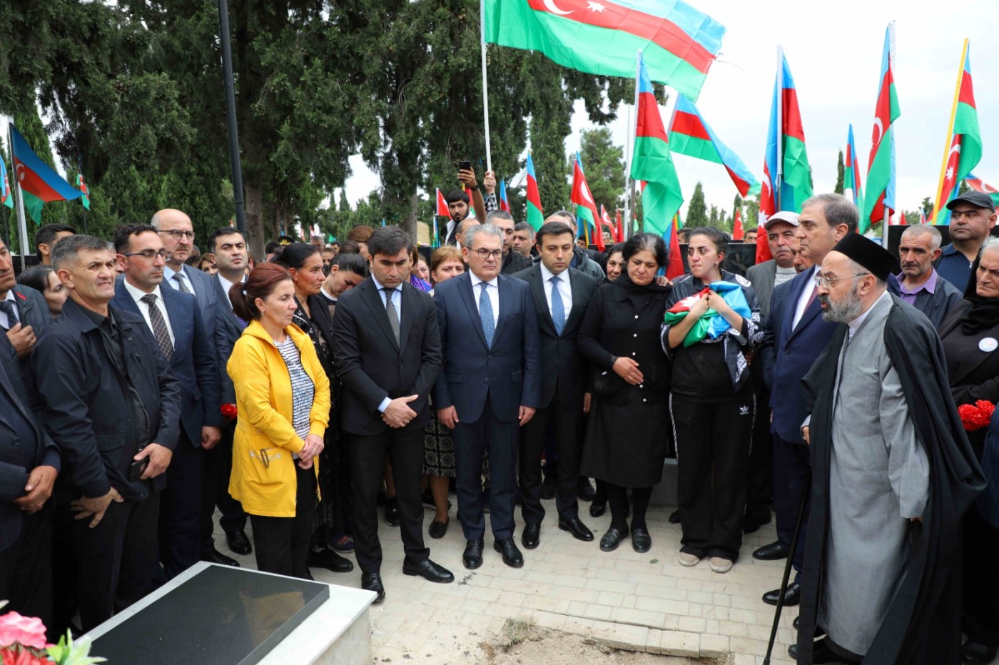 Vaqif Alıyevin qalıqları Gəncədə dəfn edildi - FOTOLAR